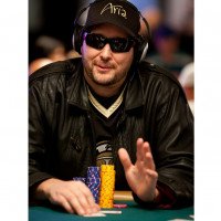 Phil Hellmuth jakter sitt 15. armbånd