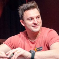 Spill mot proffspilleren Sam Trickett med 10 000 kr i gratis buy in!